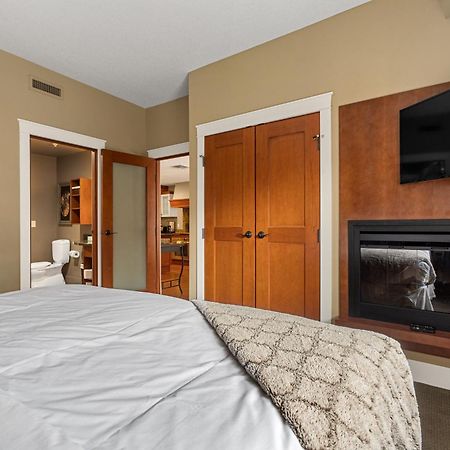 Adventurer'S Escape~ Mountain Luxury Resort Canmore Exterior photo