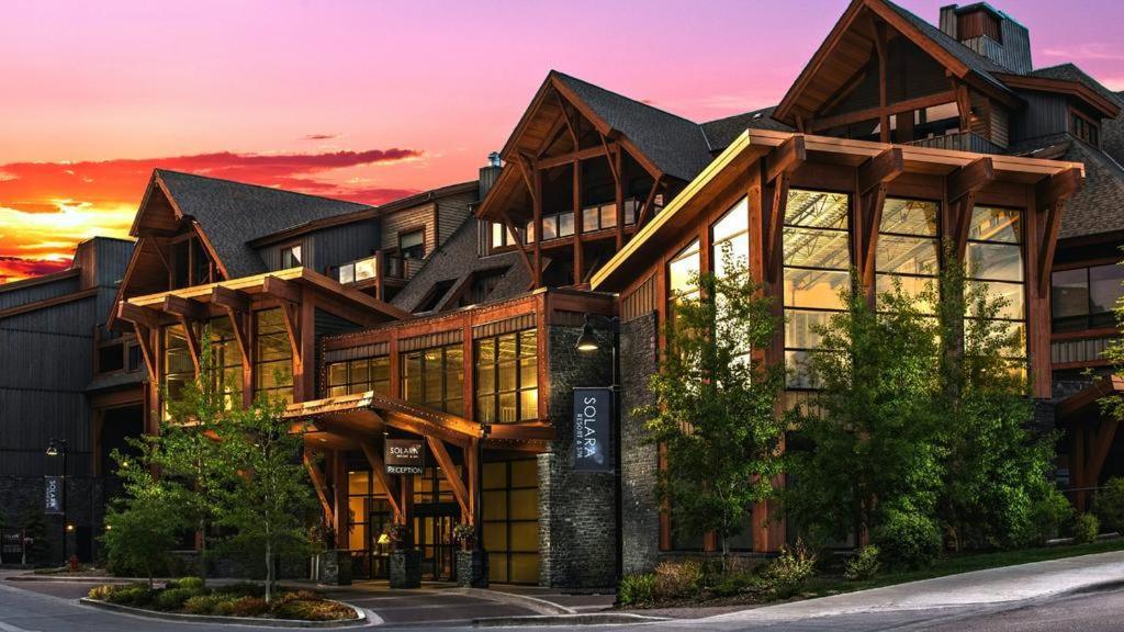 Adventurer'S Escape~ Mountain Luxury Resort Canmore Exterior photo