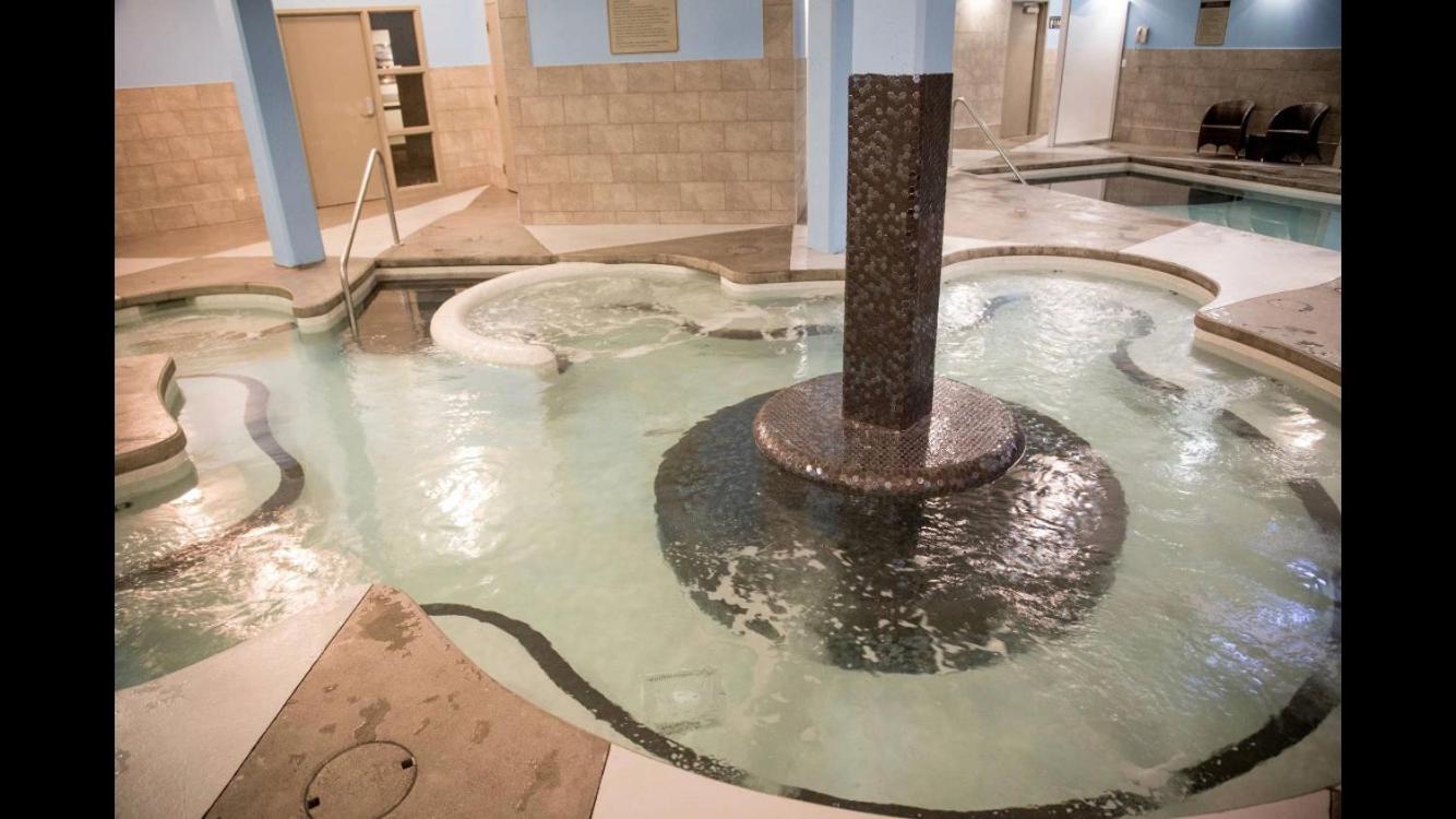 Adventurer'S Escape~ Mountain Luxury Resort Canmore Exterior photo