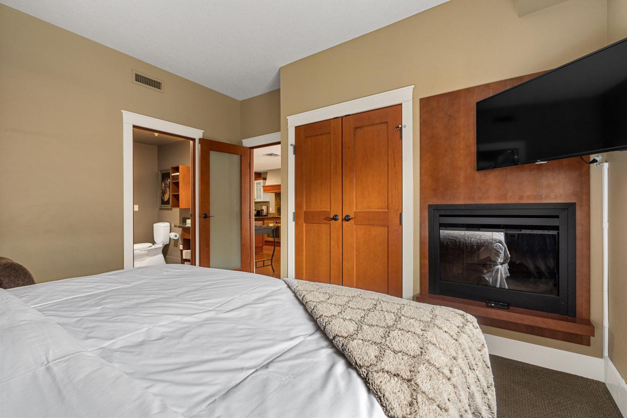 Adventurer'S Escape~ Mountain Luxury Resort Canmore Exterior photo